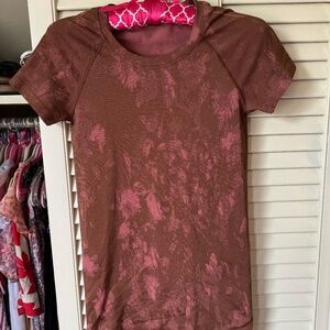 Lululemon Short Sleeve Swiftly Tech - Size 4